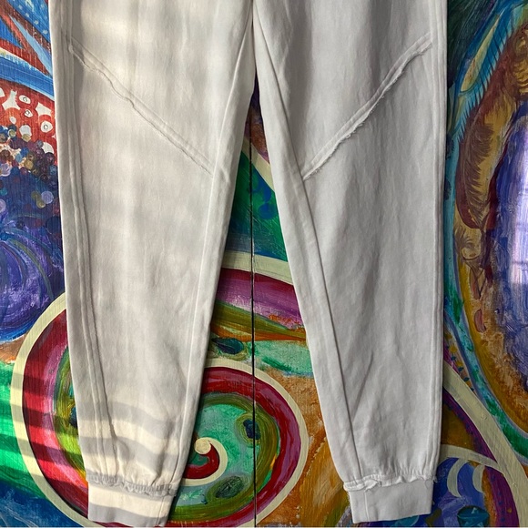 Woman’s White Betsy Johnson Performance Joggers Sweatpants NWT - Picture 5 of 11